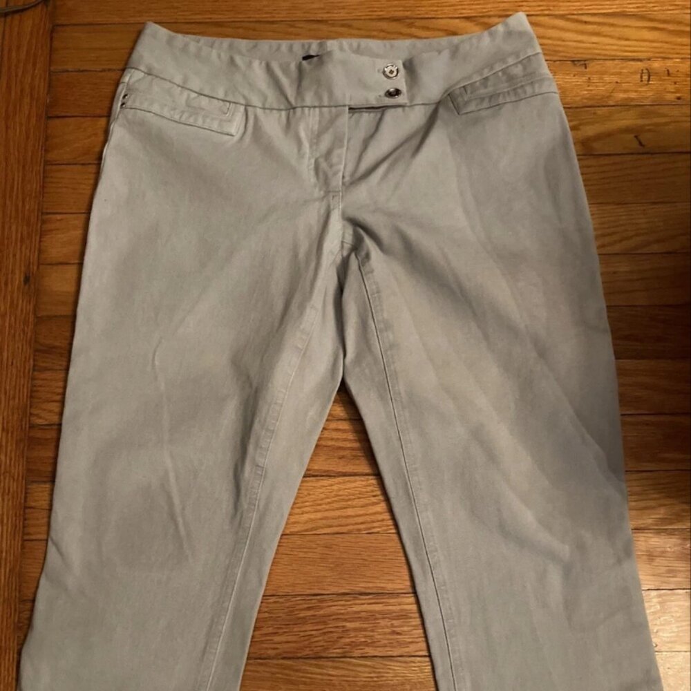 Alfani Women's 8 Light Grey Capris Pants